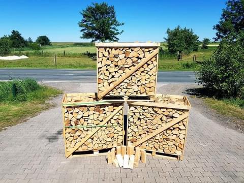 Brennmaterialien für die kalte Jahreszeit